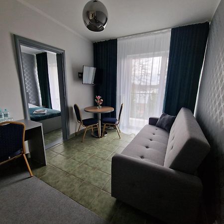 Gosciniec Nad Zalewem Sosina Hotel Jaworzno Buitenkant foto